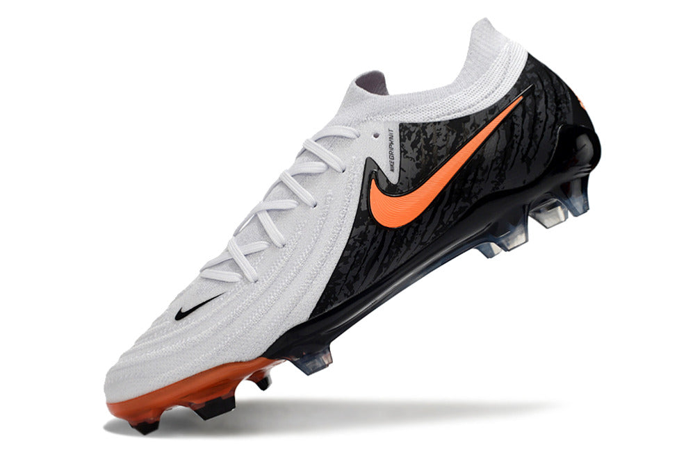 Chuteira Nike Phantom GX II FG - Branca, Preta e Laranja