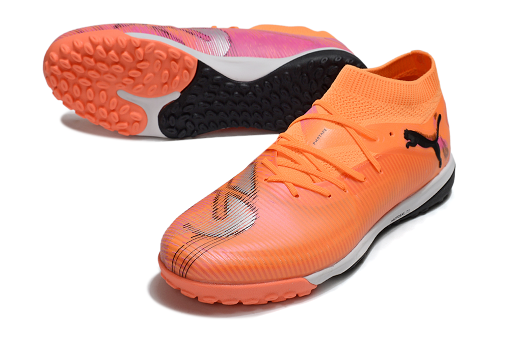 Chuteira Society Puma Future 8 TF - Laranja e Rosa - Hot Pursuit Pack
