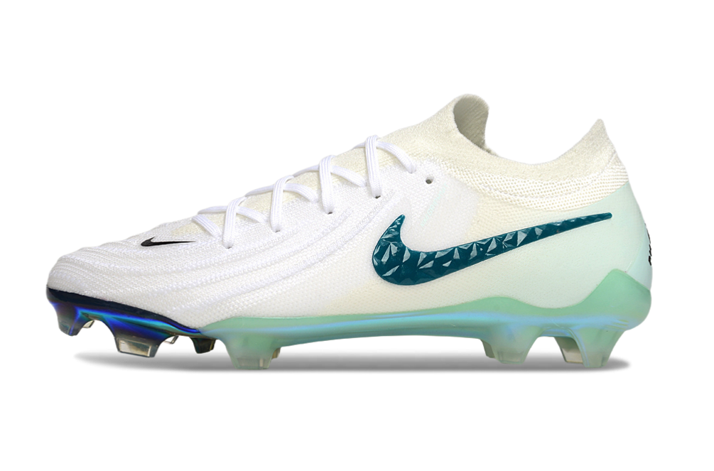 Chuteira Nike Phantom GX II Edição Especial FG - Branca e Verde