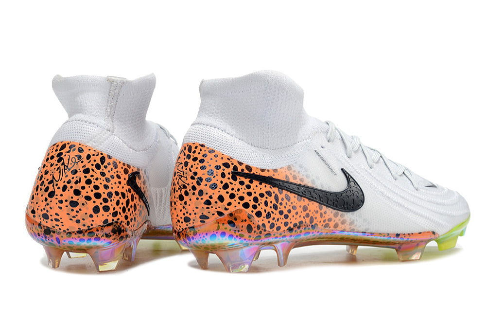 Chuteira Nike Phantom Luna Elite NU FG